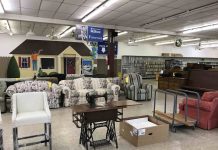 Shoppers on Site: Antique, Unique, and Chic Edition