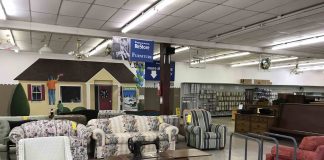 Shoppers on Site: Antique, Unique, and Chic Edition