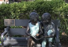 Shoppers on Site: Summer Reads!