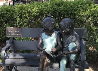 Shoppers on Site: Summer Reads!